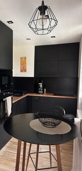 PREDAJ - 2 izbový byt NA NÁMESTÍ - 2