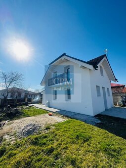 Ponúkame na predaj slnečný 3-izbový rodinný dom v časti Malé - 2