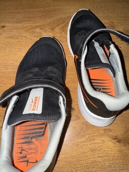 Tenisky Nike Velkost 34 - 2