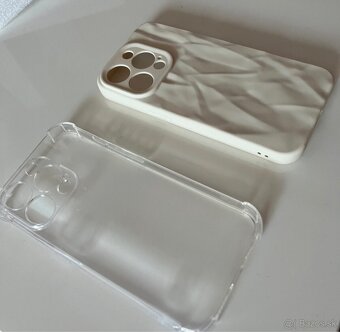 Obaly na iPhone 15 Pro - 2
