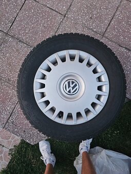 Predám kolesá aj so zimnými gumami s rozmermi 195/65 R15 - 2