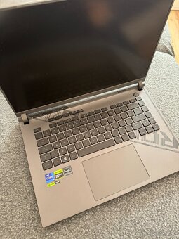 Asus ROG Strix G16 (model G614J) - 2