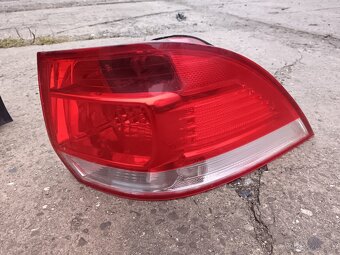Predam zadne svetla na vw golf 5 combi - 2