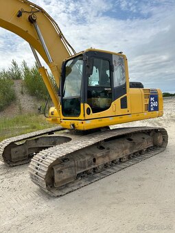 Komatsu PC-240 - 2