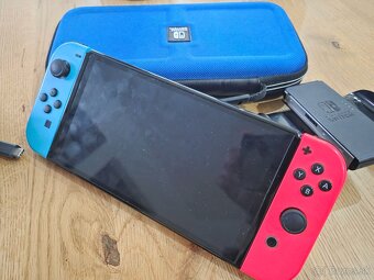 Predám Nintendo Switch s dvoma hrami - 2