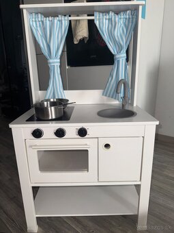 IKEA SPISIG kuchynka a VELA prislusenstva - 2