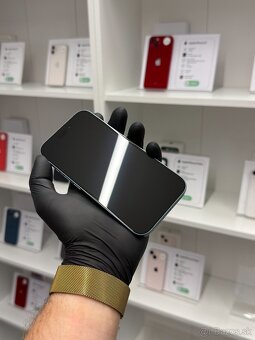  Apple iPhone 16 128GB Teal - 2