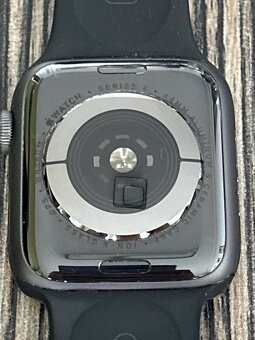 Apple Watch Series 4 - 44mm (GPS) - 2