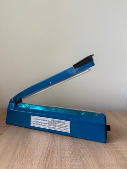 Zvaračka  FÓLIÍ A PLASTOVÝCH VRECIEK - 2