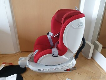 Britax Römer Dualfix 2019 - červená - 2