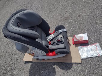 Autosedacka na isofix a zadnu kotvu-hak - 2