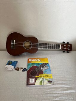 Ukulele s príslušenstvom - 2