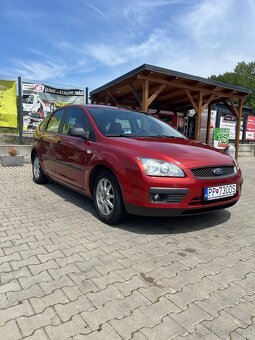 🔴 FORD FOCUS 1.6i – spoľahlivý benzínový hatchback - 2