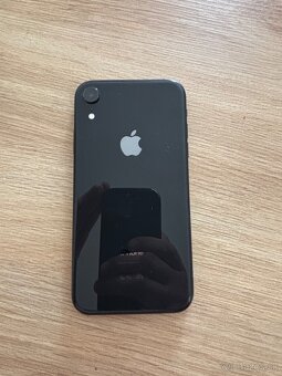 iPhone XR 64GB top stav - 2