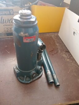 Hydraulický zdvihák - 2