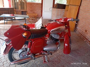 Jawa 350 -360 zo sajdku - 2