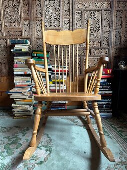 Starožitné drevené hojdacie kreslo – masív - 2