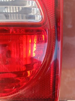 Svetlo Jeep Cherokee Kj - 2