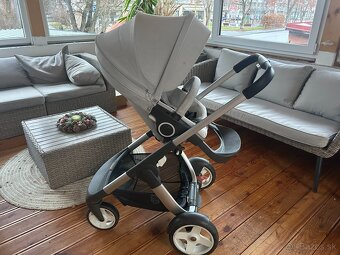 Stokke Crusi svetlošedá - 2