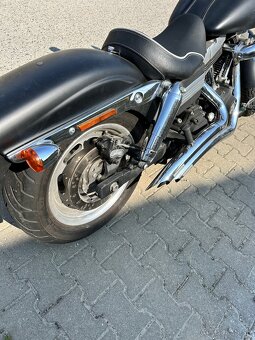motorka Harley-Davidson Dyna Fat Bob (FXDF) . - 2