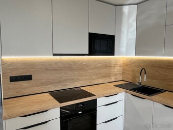 NOVINKA-MODERNÝ, SKVELÝ 4IZBOVÝ BYT S LOGGIOU, - 2