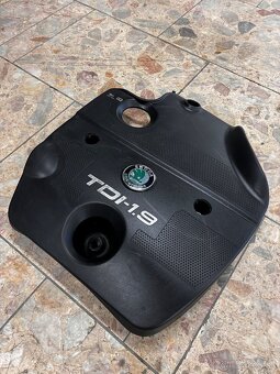 Kryt motora 1.9 tdi - 2