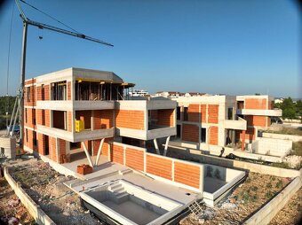 CHORVÁTSKO - Apartmány v tichej časti (S2) - VODICE, ŠIBENIK - 2