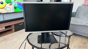 Monitor HP Compaq LA2405x - 2