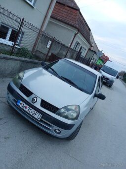 Renault Clio - 2