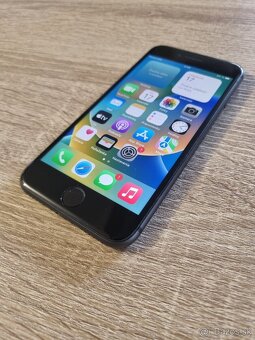 iPhone 8 / 256GB / Nová batéria / Super stav - 2