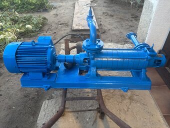 Priemyselné 8 turbínové čerpadlo s el. motorom 4 kW. - 2