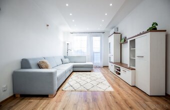 Veľký 3-izb. byt na A.KUBINU v Trnave, 82,5 m2, balkón - 2