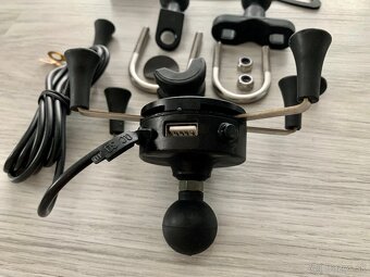 Držiak na mobil / GPS navigacie s USB - 2