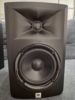 Predám pár štúdiových monitorov JBL LSR305 (1. gen.) - 2