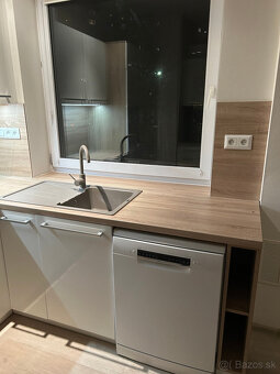 Predám vstavanú kuchyňu (7 rokov, výborný stav) - 2