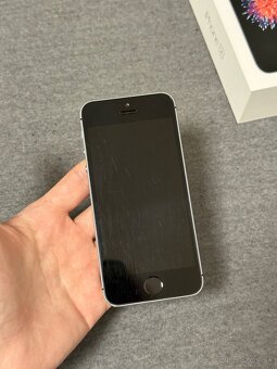 iPhone SE 2016 Space Gray - 2