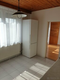 1-IZBOVÝ BYT S BALKÓNOM V KN. - 2