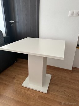 Jedálenský stôl - 2