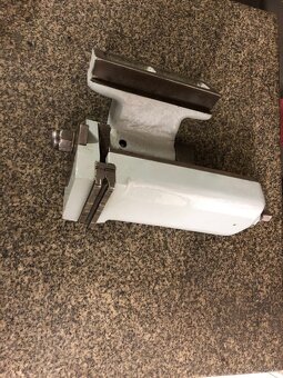 Zveráky na brúsku N1 - 2