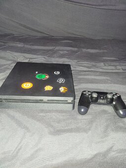 Predám ps4 slim 500gb s ovládačom - 2