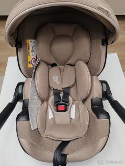 Úplne nová Autosedačka Britax Romer - vajíčko - 2