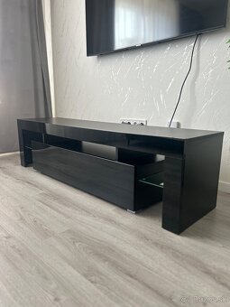TV stolík - 2