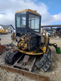 Rozpredám Caterpillar 305 - 2