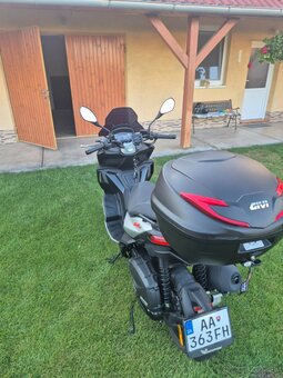 Aprilia SR125GT - 2