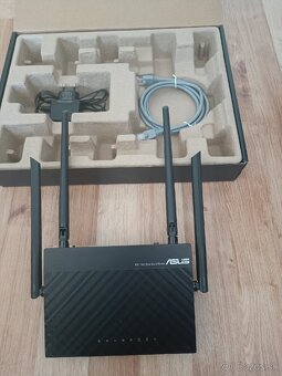 ASUS Wi - Fi Roter RT-AC 1 200 Dual Band - 2