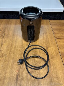 Mac Pro (Late 2013) - 2