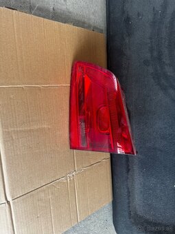 VW Touran 2010-15 ľavé a pravé zadné svetlo cena za ks - 2