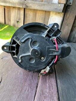 Nový ventilátor kúrenia do auta - 12V - 2