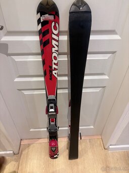 Predám lyže 120cm a lyžiarky a prilbu - 2