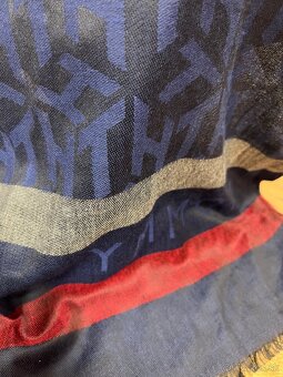 Unisex modry sal T novy - 2